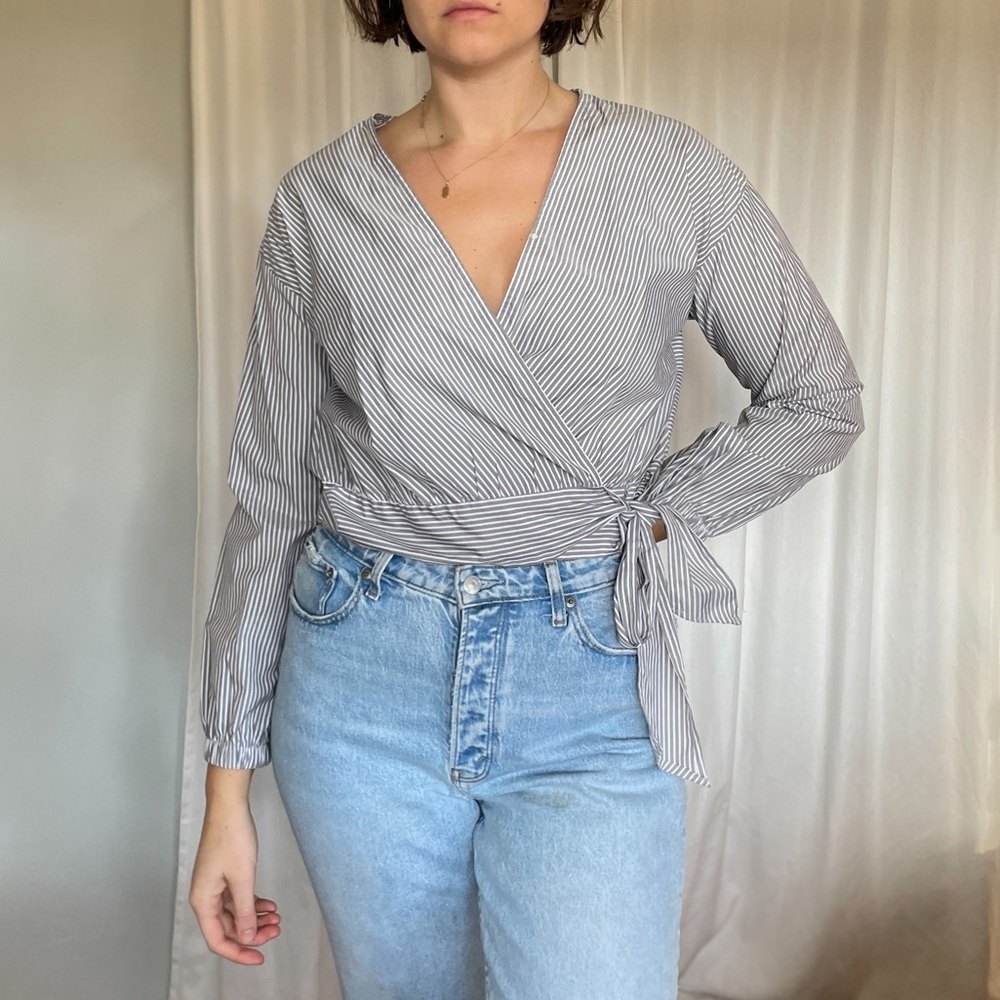 Mossimo wrap top - Picture 1 of 6